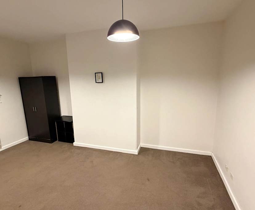 Room in a share house