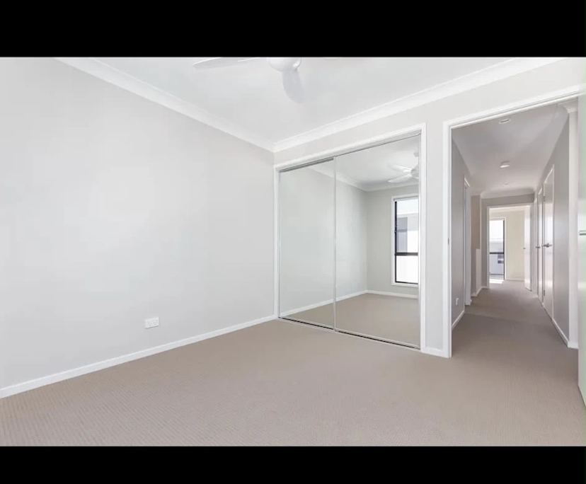 Room in a share house