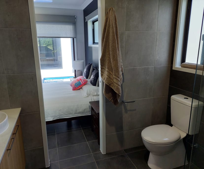 $300, Share-house, 3 bathrooms, Jubilee Pocket QLD 4802