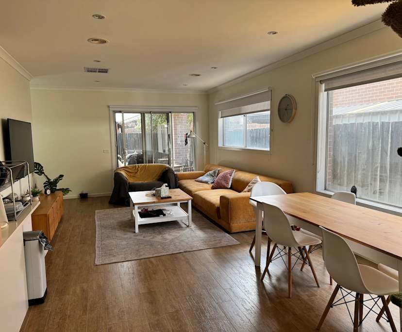 $230, Share-house, 4 bathrooms, Aintree VIC 3336