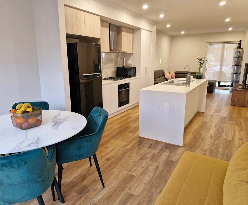 $220, Share-house, 3 bathrooms, Manor Lakes VIC 3024