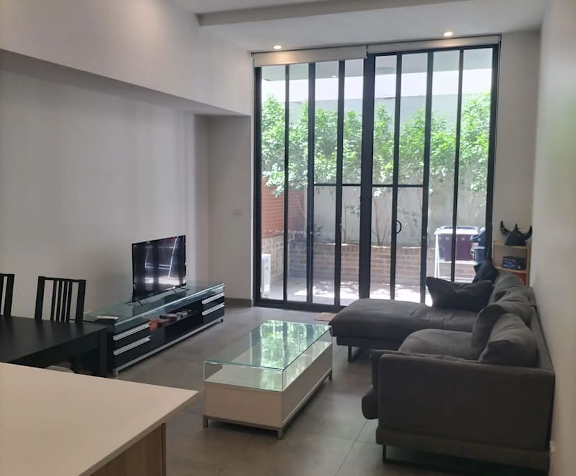 Furnished room in a flatshare