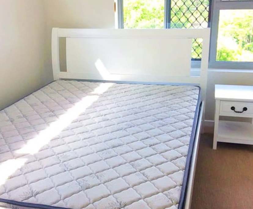 Furnished room with ensuite in a flatshare