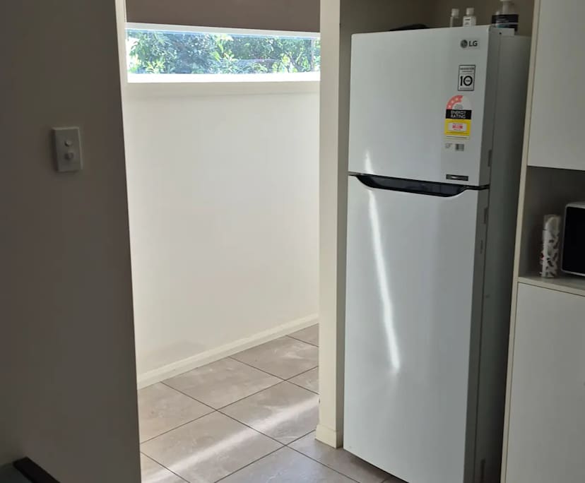 $290, Share-house, 2 bathrooms, Kearneys Spring QLD 4350