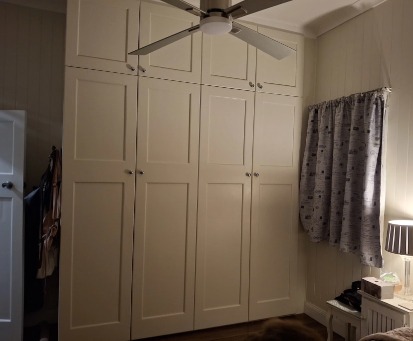 $330, Share-house, 3 bathrooms, Holland Park QLD 4121