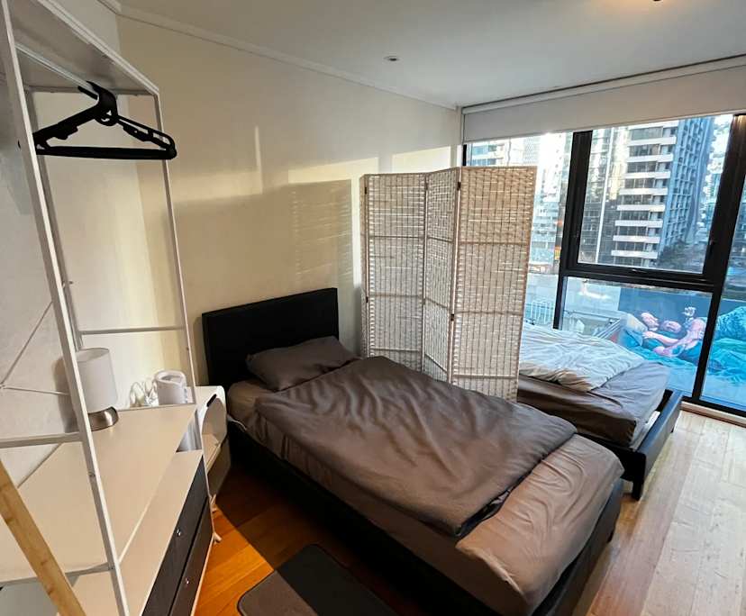 Furnished room in a flatshare