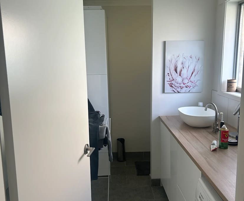 $500, Flatshare, 2 bathrooms, Golden Point VIC 3350