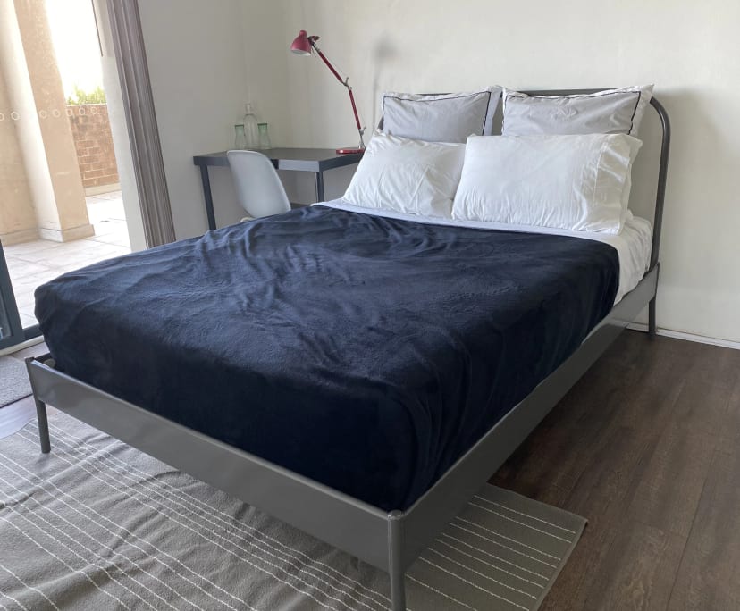 Furnished room in a flatshare