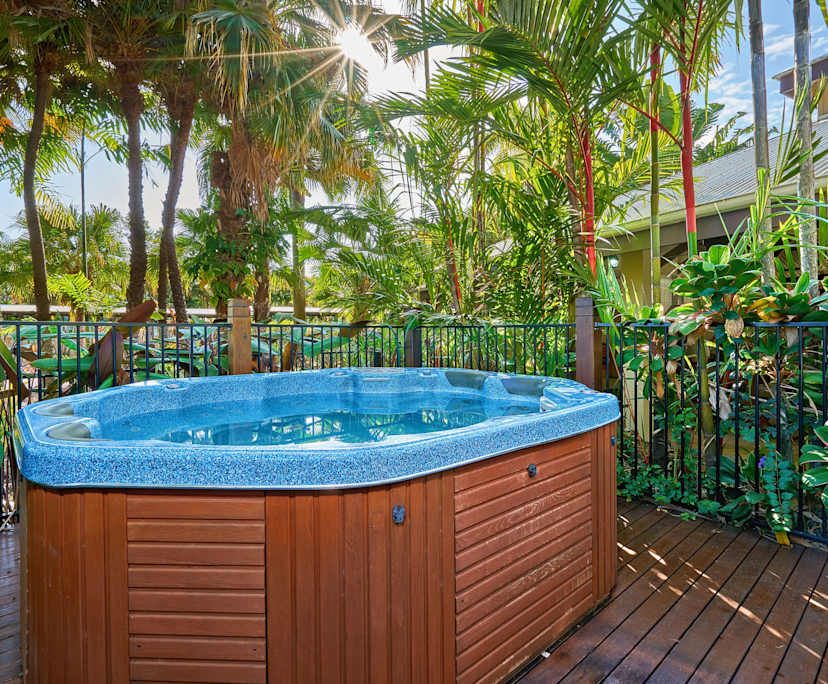 $650, Whole-property, 2 bathrooms, Trinity Beach QLD 4879