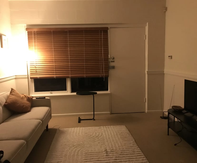 Furnished room in a flatshare
