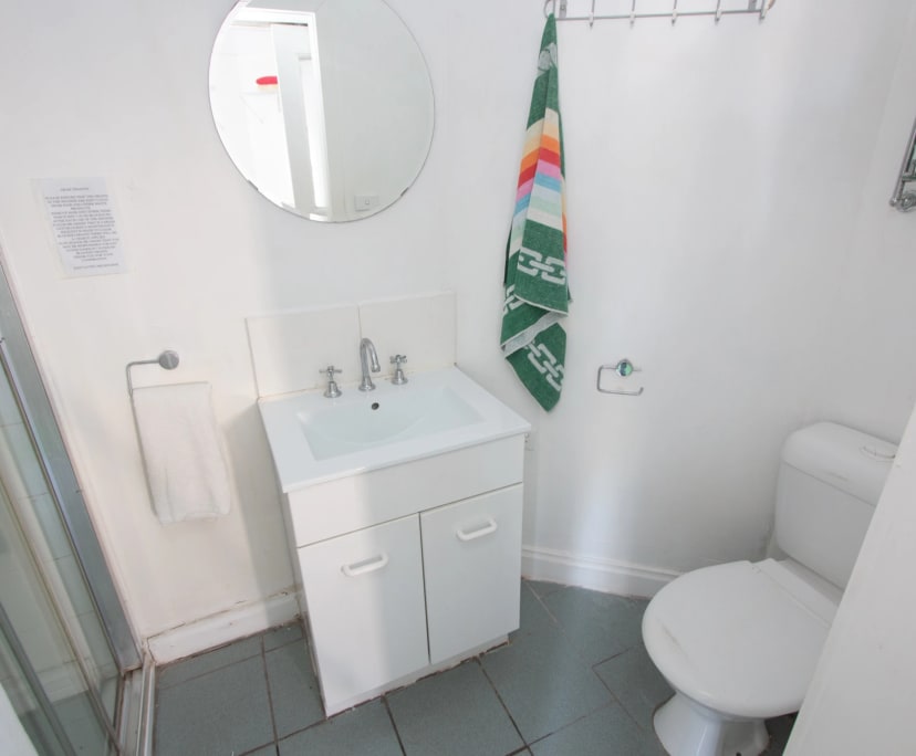 $525, Studio, 1 bathroom, St Kilda VIC 3182