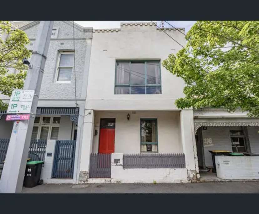 Room in a share house