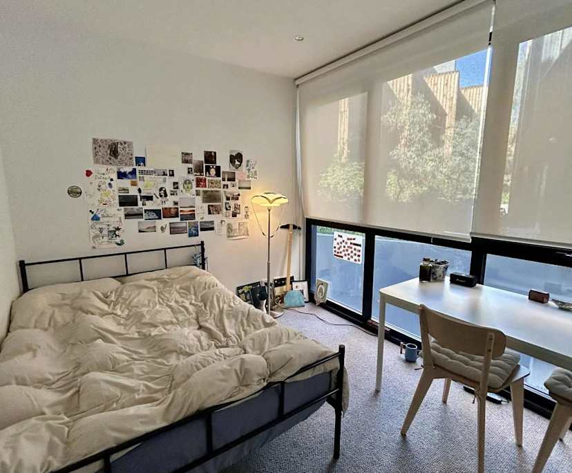 Room in a share house