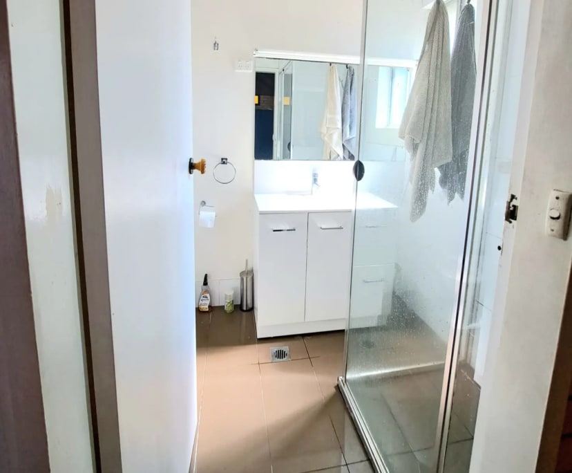 $450, Granny-flat, 1 bathroom, Surfers Paradise QLD 4217