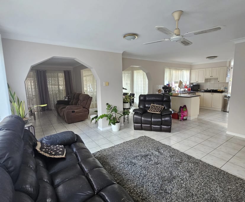 $300-325, Share-house, 2 rooms, MacKenzie QLD 4156, MacKenzie QLD 4156