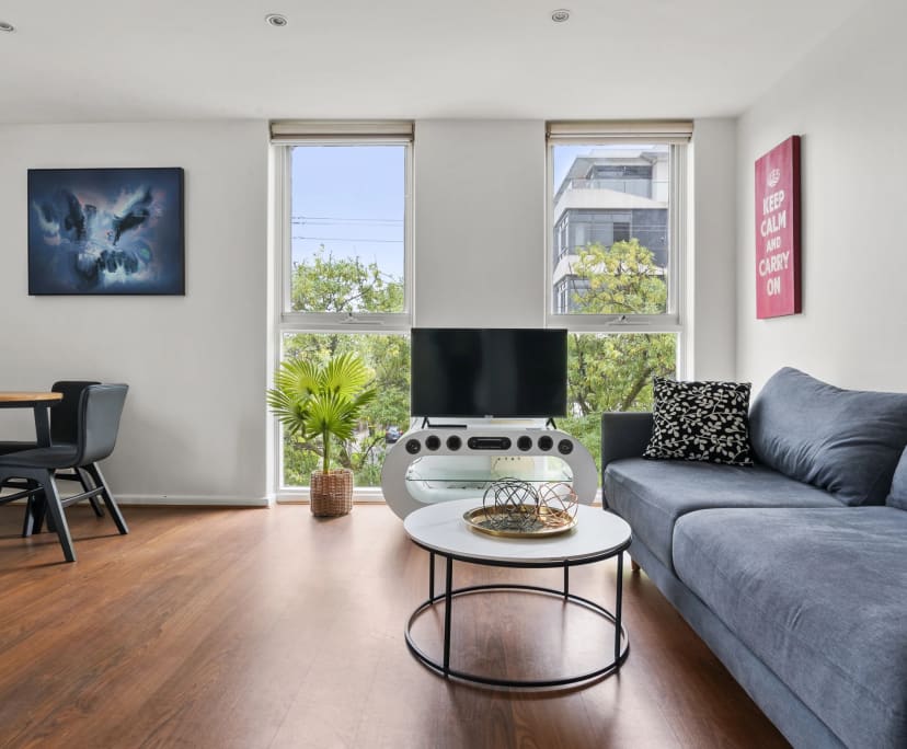 $855, Whole-property, 2 bathrooms, Saint Kilda East VIC 3183