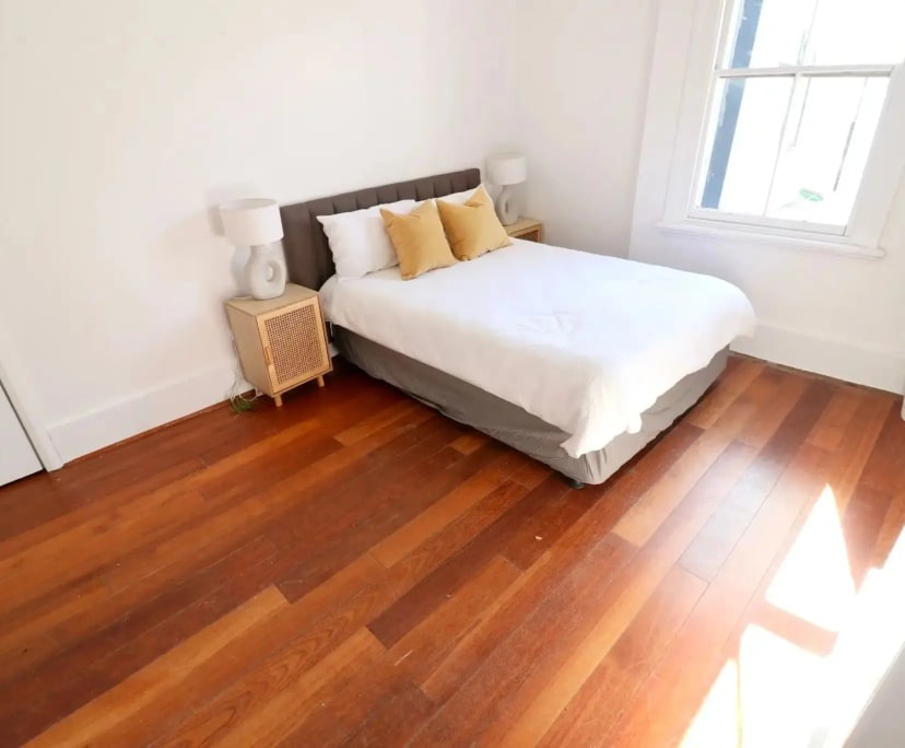 Room in a share house
