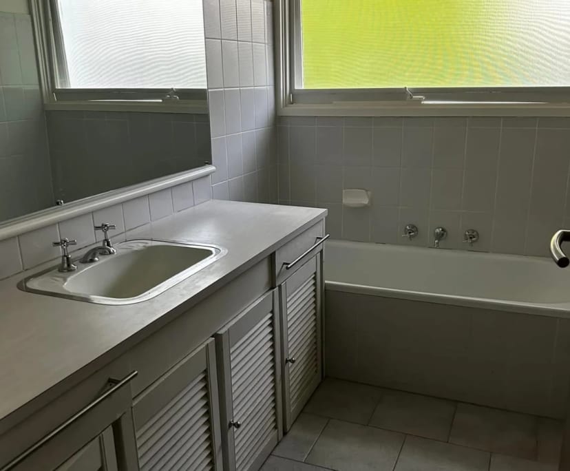 Room in a share house