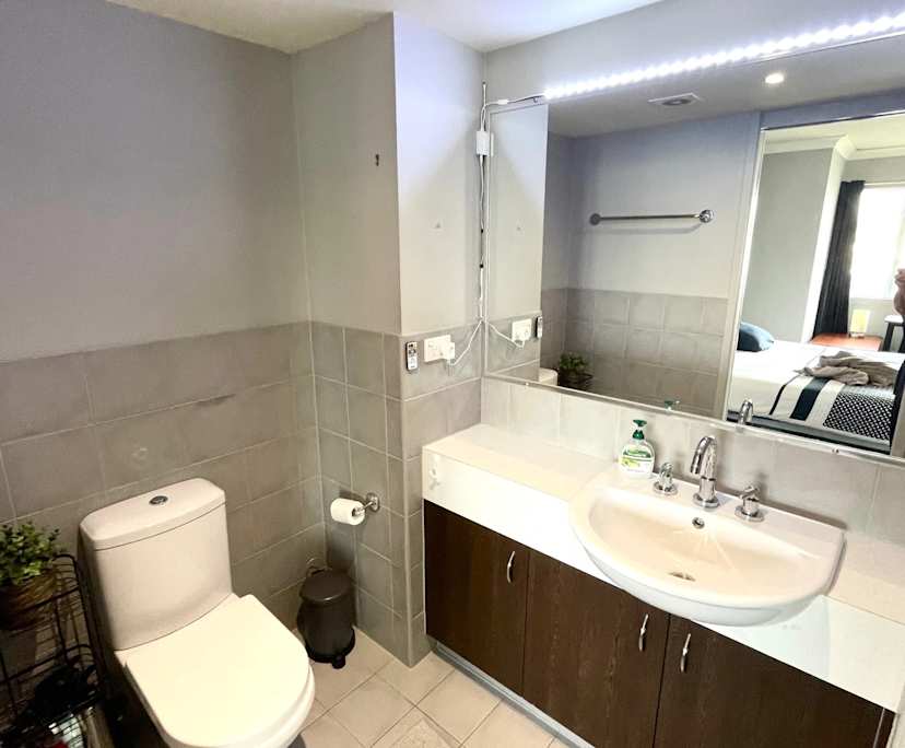 $365, Flatshare, 2 bathrooms, Biggera Waters QLD 4216