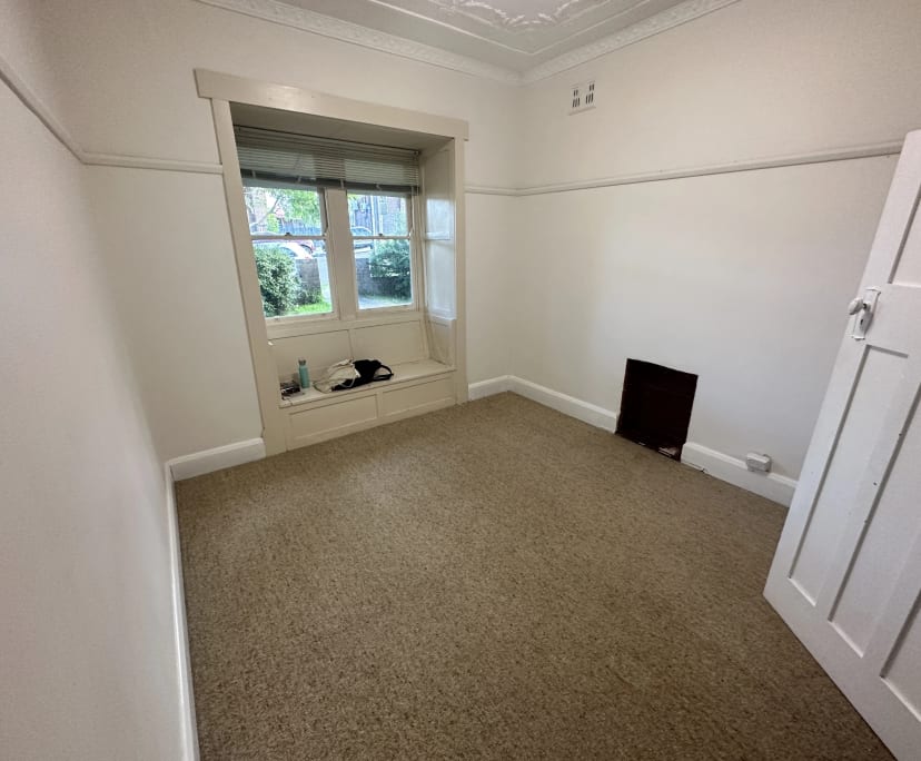 Room in a share house