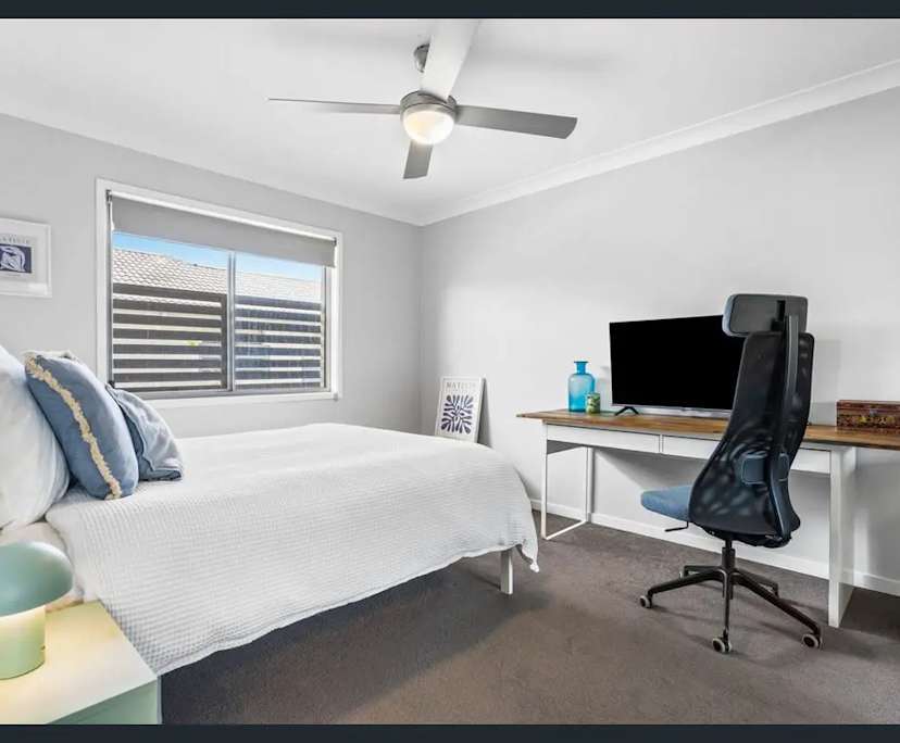 Unfurnished room with own bathroom