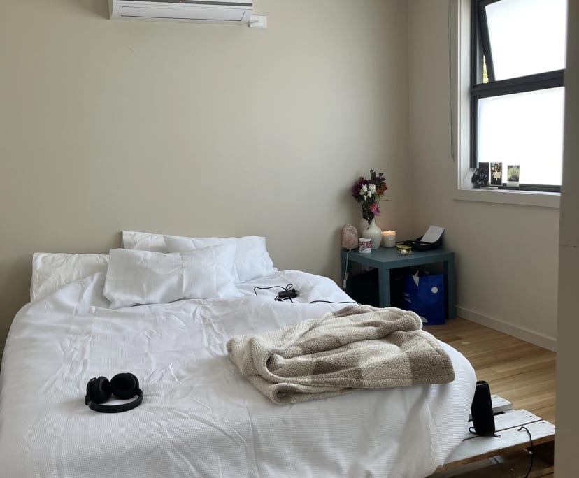 Unfurnished room in a share house