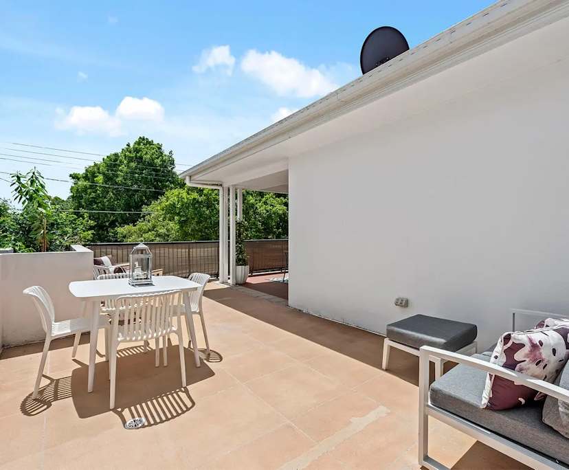 $350, Flatshare, 2 bathrooms, Annerley QLD 4103