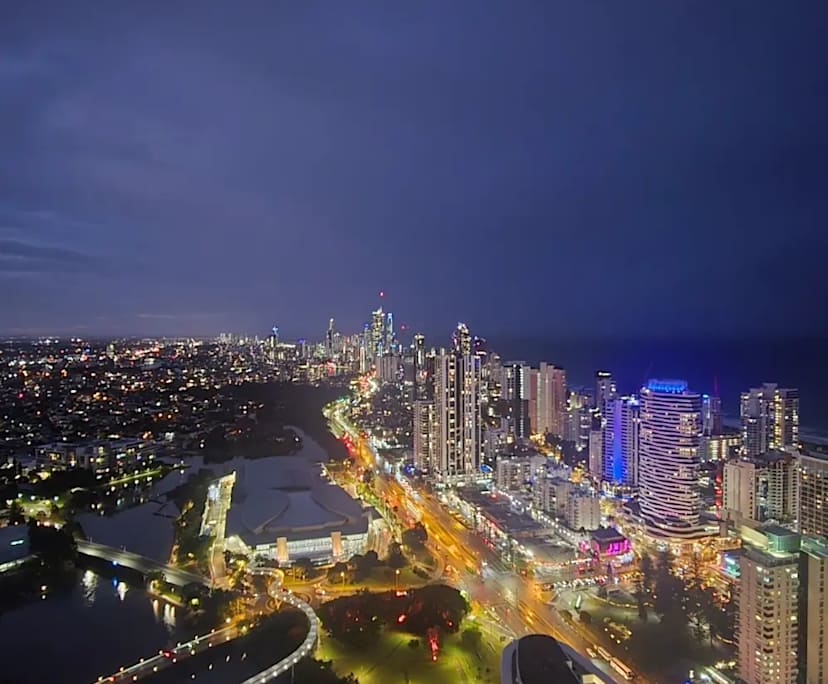$450, Flatshare, 2 bathrooms, Broadbeach QLD 4218