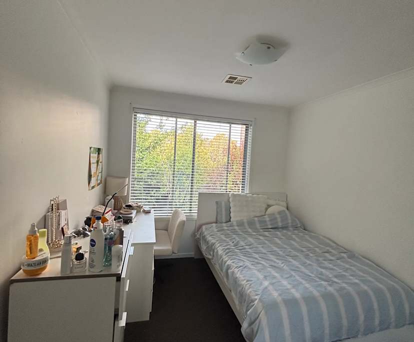 Unfurnished room in a share house