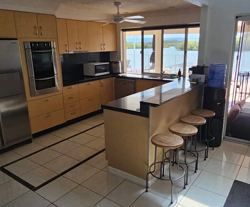 $550, Share-house, 4 bathrooms, Paradise Point QLD 4216