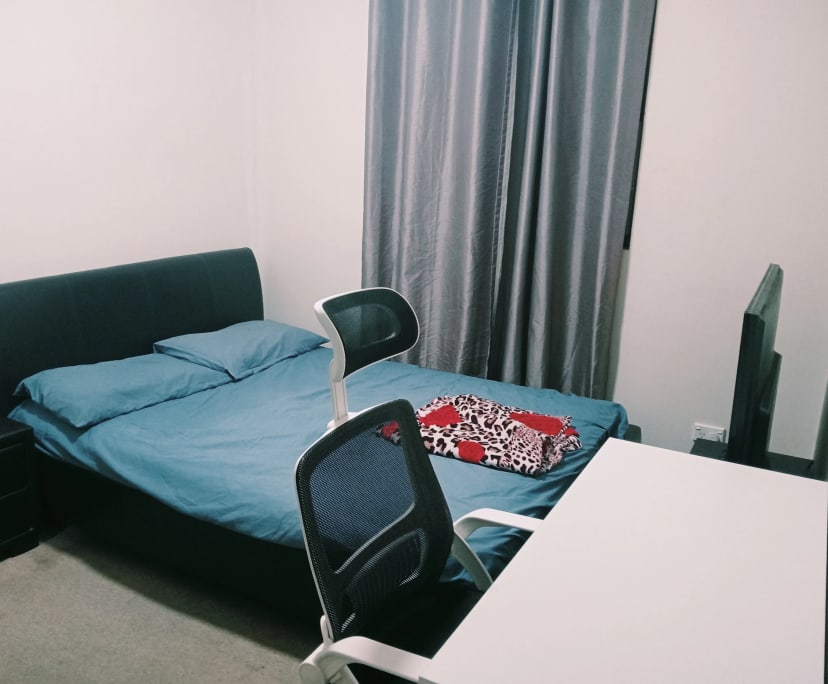 Furnished room in a flatshare