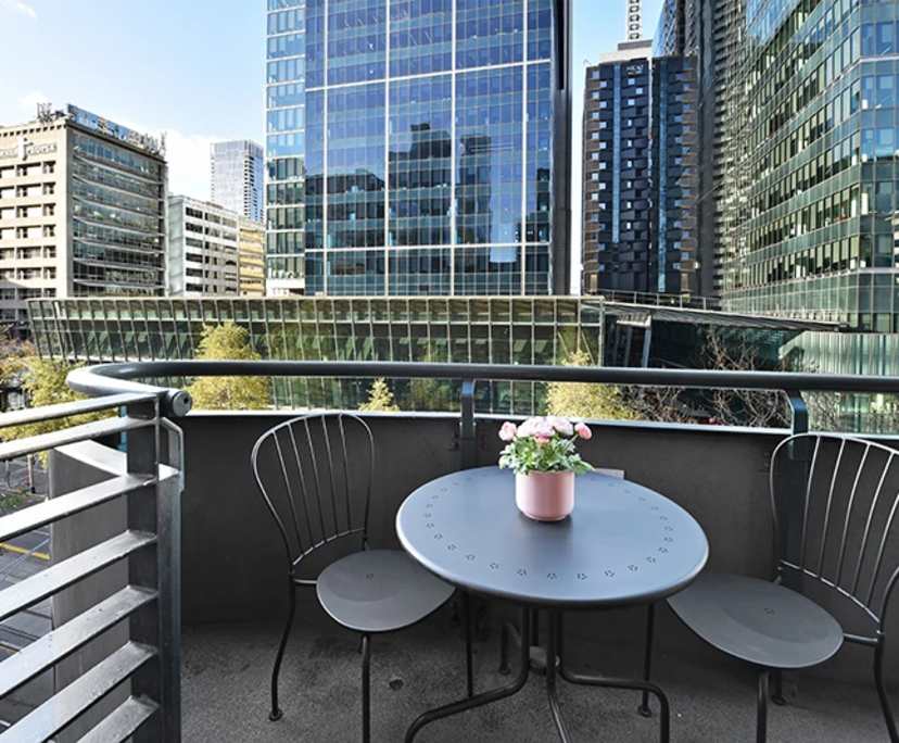 $940, Whole-property, 2 bathrooms, Melbourne VIC 3000