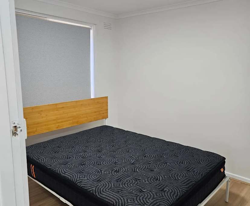 $490, 1-bed, 1 bathroom, Flemington VIC 3031