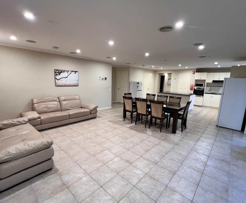 $200, Share-house, 6 bathrooms, Burnside VIC 3023