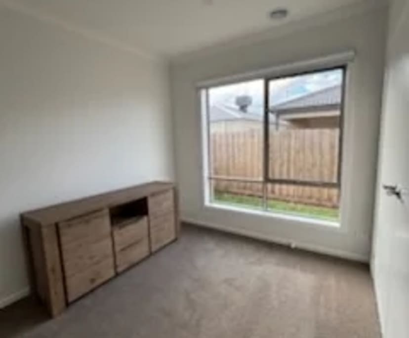 $230, Share-house, 3 bathrooms, Darley VIC 3340
