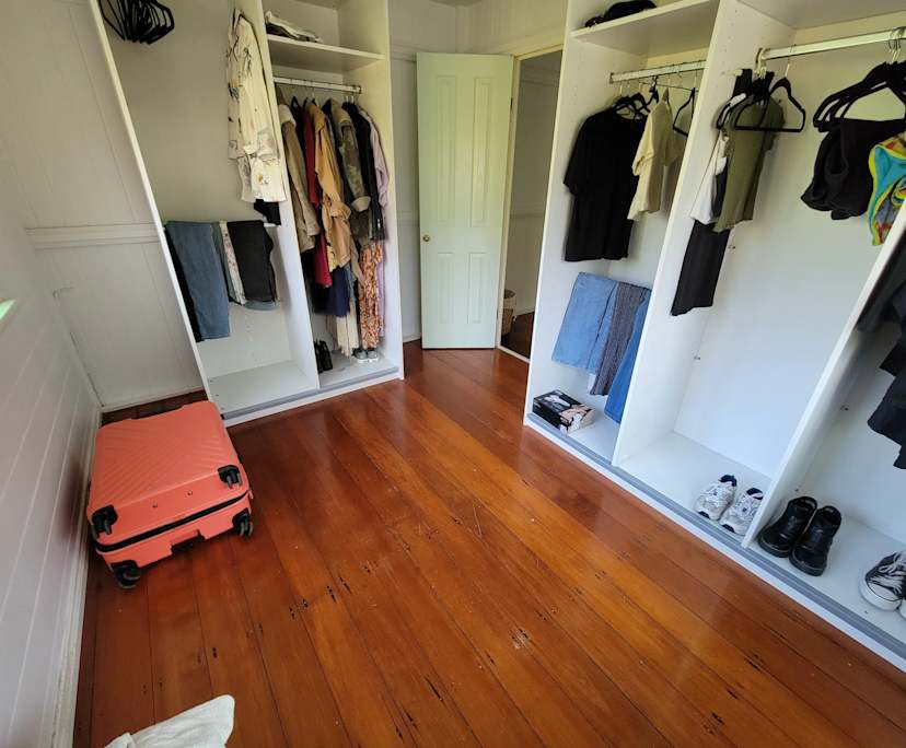 $300, Share-house, 3 bathrooms, West End QLD 4810