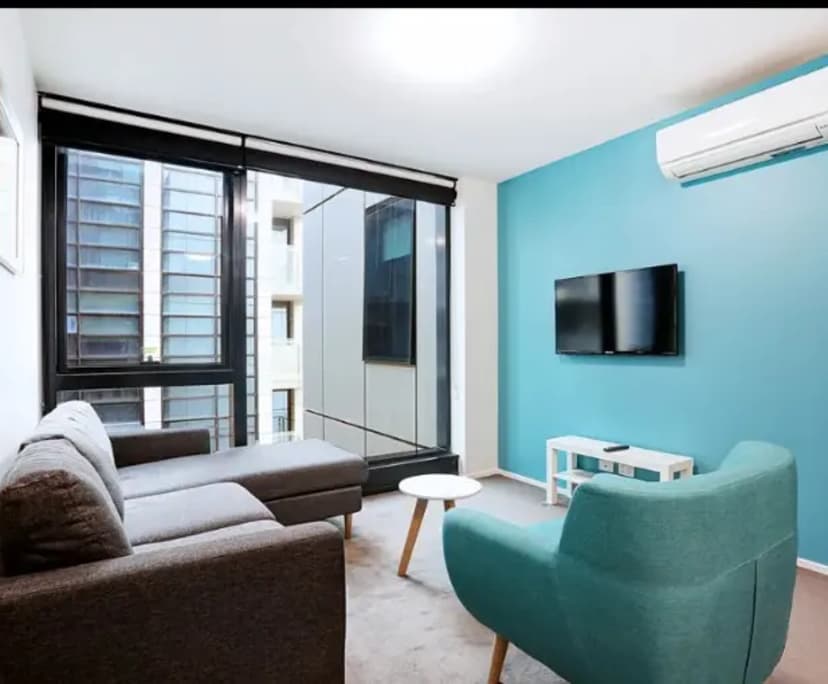 Furnished room in a flatshare