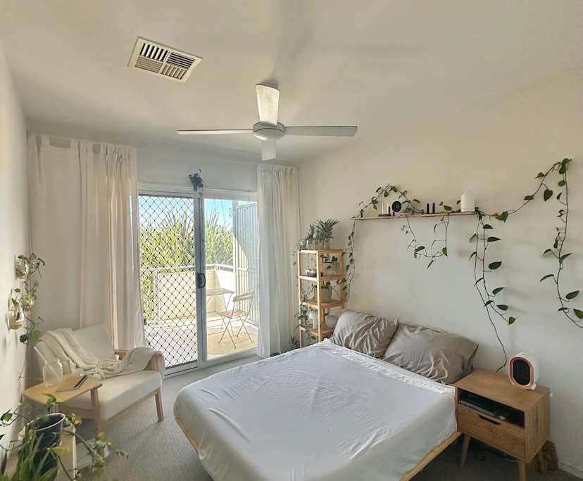 Room in a share house