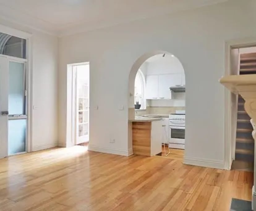 Room for Rent in Crows Nest, Sydney 300, Flexible...