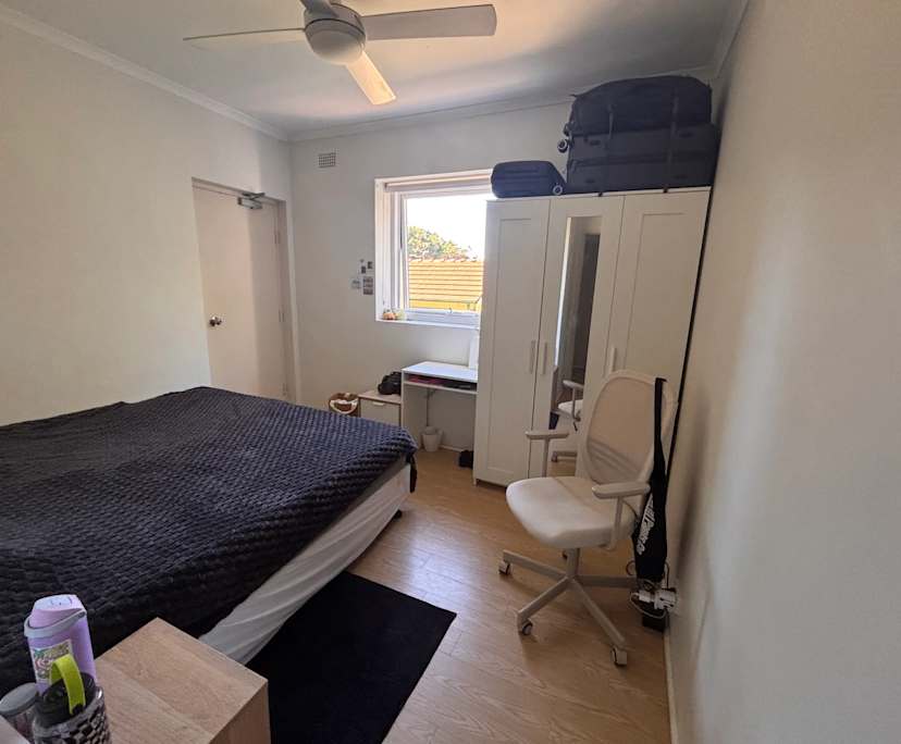 Furnished room in a flatshare