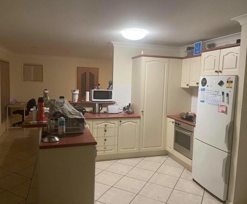 $250, Flatshare, 3 bathrooms, Calamvale QLD 4116