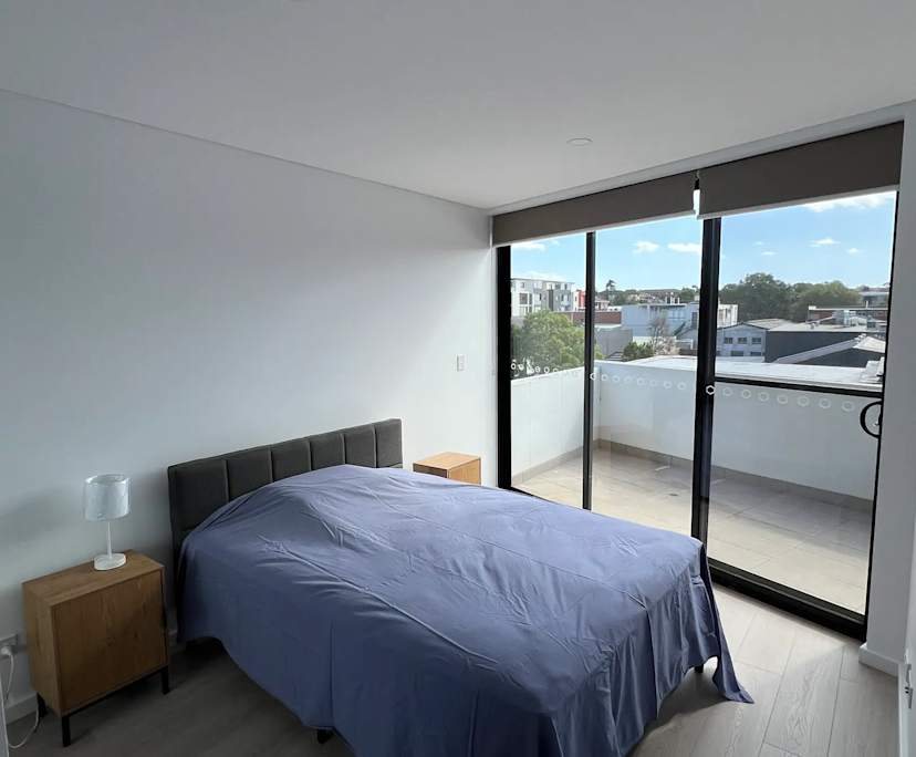 Furnished room with ensuite in a flatshare