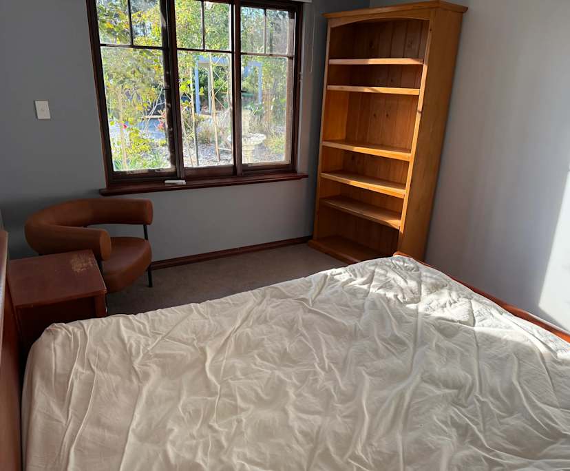 Room in a share house