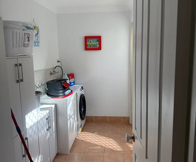 $350, Share-house, 3 bathrooms, Elanora QLD 4221