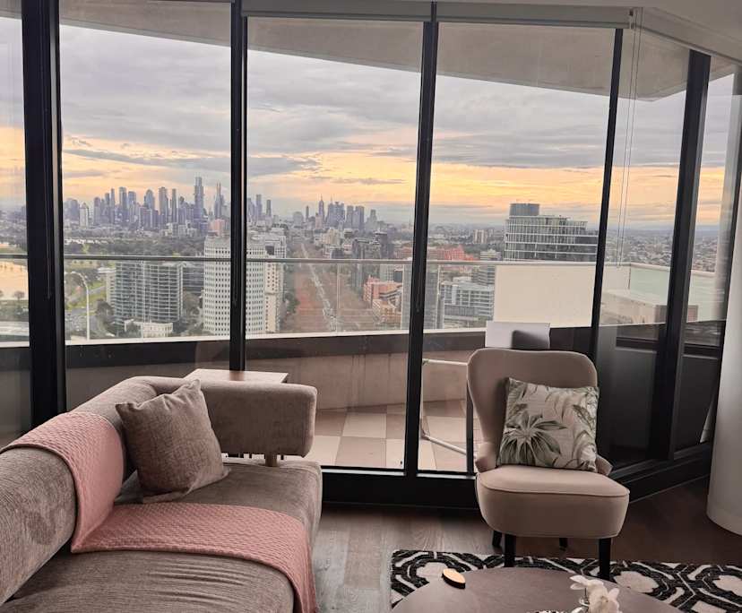 Furnished room with ensuite in a flatshare