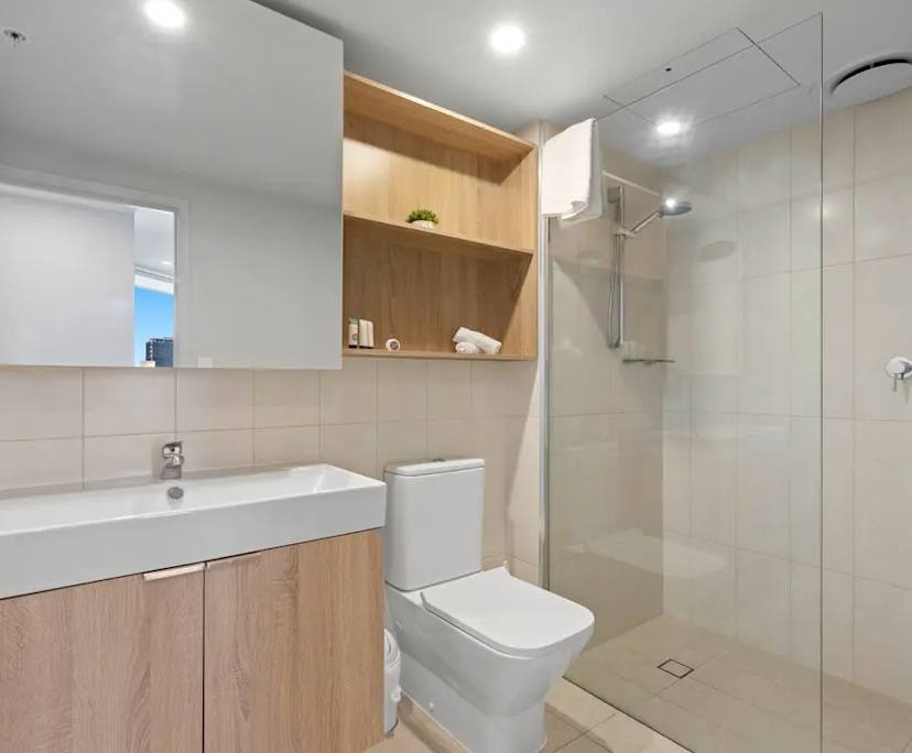 $850, Whole-property, 2 bathrooms, Brisbane City QLD 4000