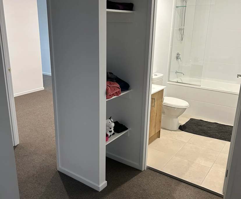 Unfurnished room with own bathroom