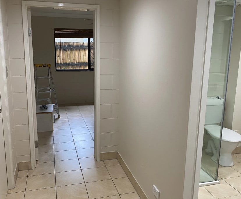 $350, Flatshare, 2 bathrooms, Redlynch QLD 4870