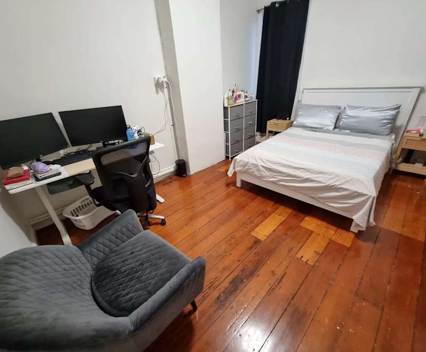Furnished room in a share house
