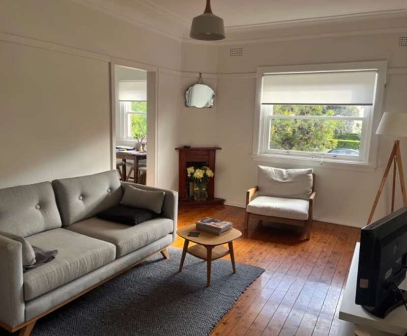 Furnished room in a flatshare